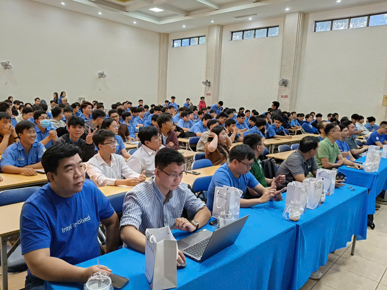 CaoThang-Intel-2025_1.jpg