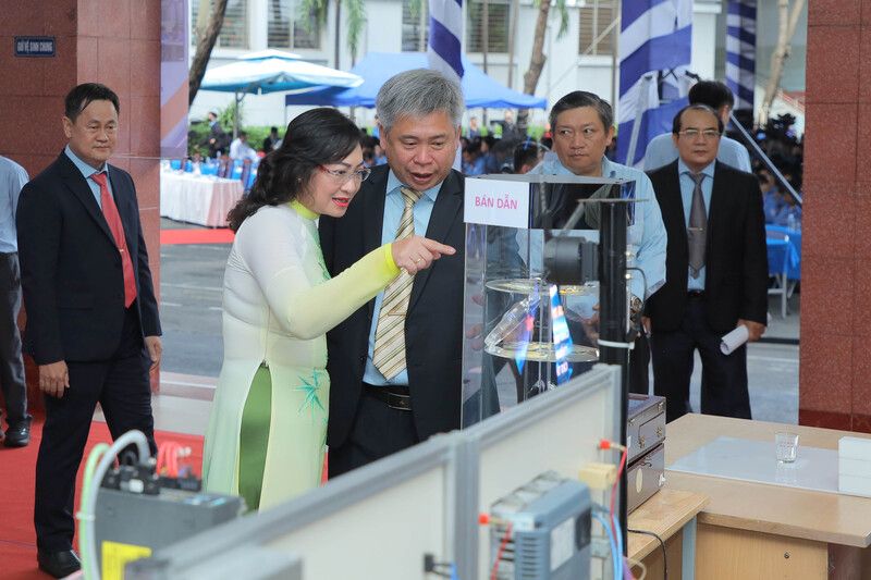 Thứ trưởng Phan Thị Thắng dự lễ khai giảng tại Trường Cao đẳng Kỹ thuật Cao Thắng - 4
