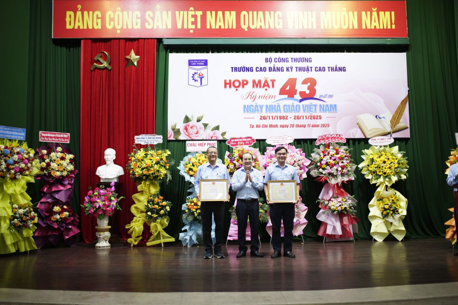 Hop mạt Nhà giáo Việt Nam 2025